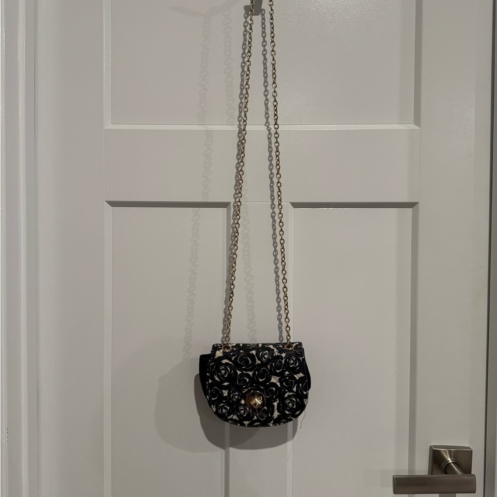 Elegant Black and Gold Chain Bag